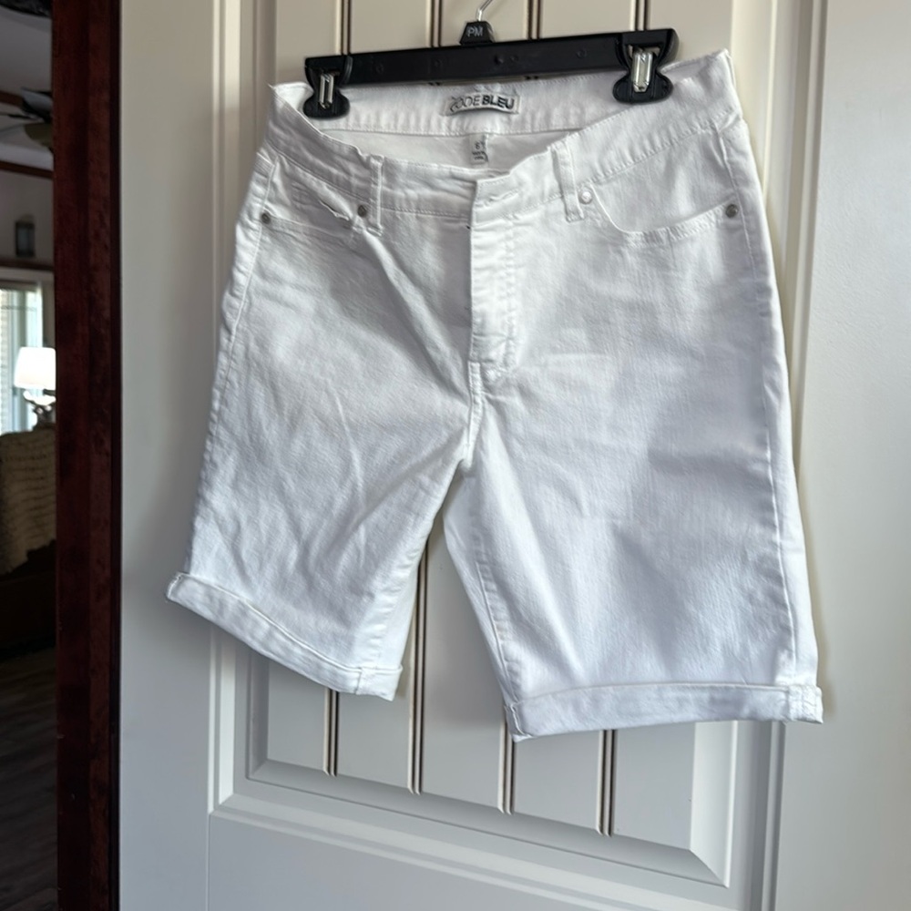 Code Bleu Bright White Denim Shorts, 10” Inseam, Excellent Condition.